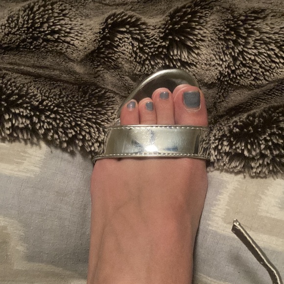 Platinum silver block heels - Picture 4 of 4